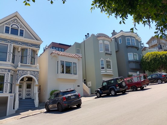 Houses on Francisco Street, near Russian Hill. ^S