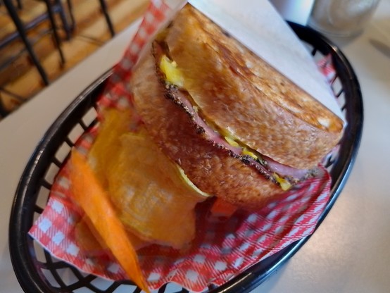 Lunch at Ardø on George Street (which is now semi-pedestrianised and quite pleasant to wander down these days).