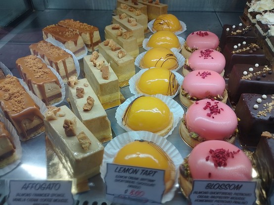 Any time we come to Queenstown it's a compulsory stop at Ma Boulangerie. A proper French bakery with great bread and look at these gems! So good.